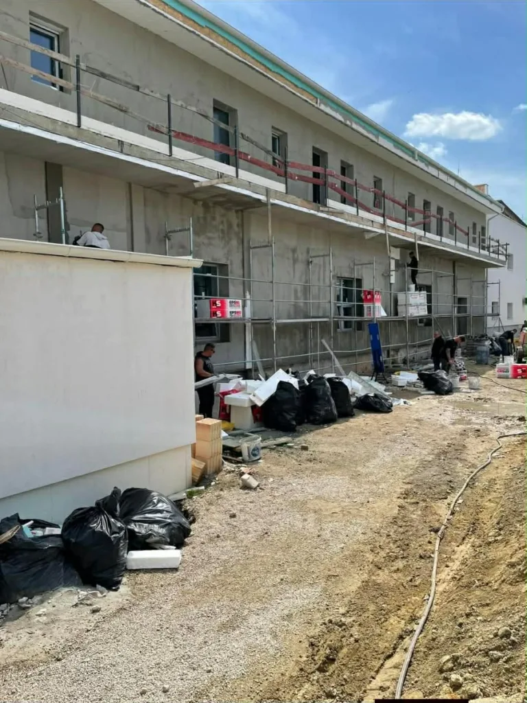 Csimborasszó Egészségügyi Központ – Homlokzat Hőszigetelés
